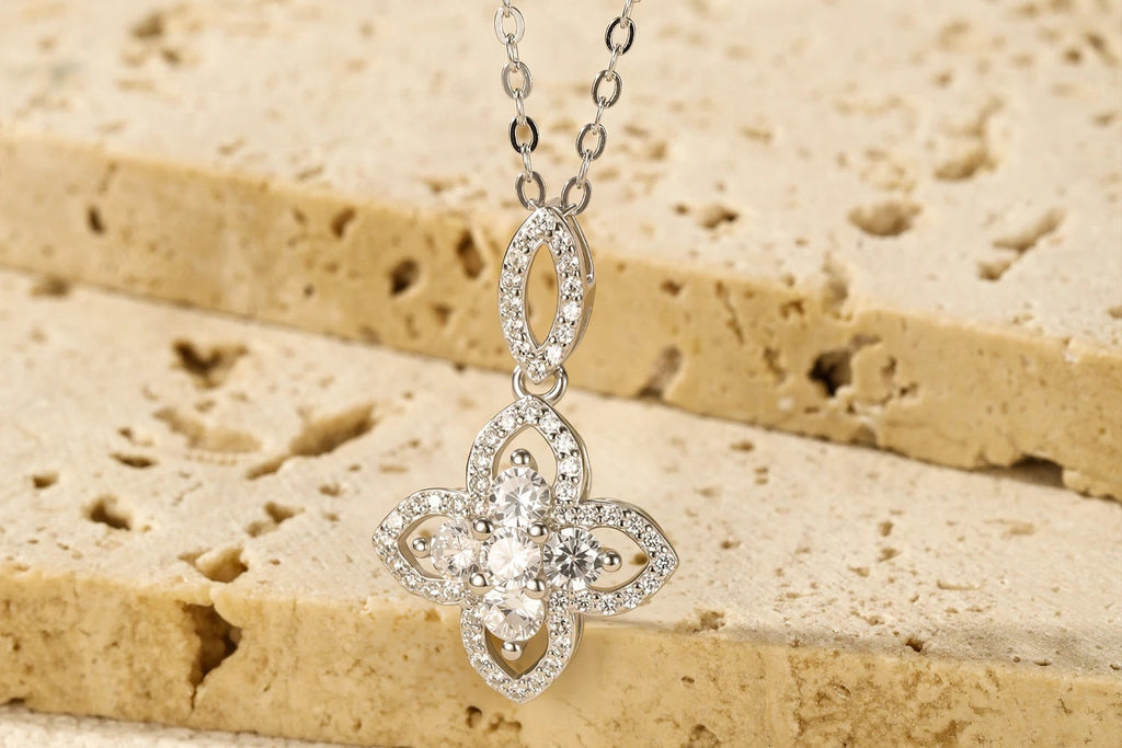 Sparkling CZ Four Leaf Clover Link Chain Necklace 925 Sterling Silver Elegant Flower Pendant Necklace for Women Jewelry