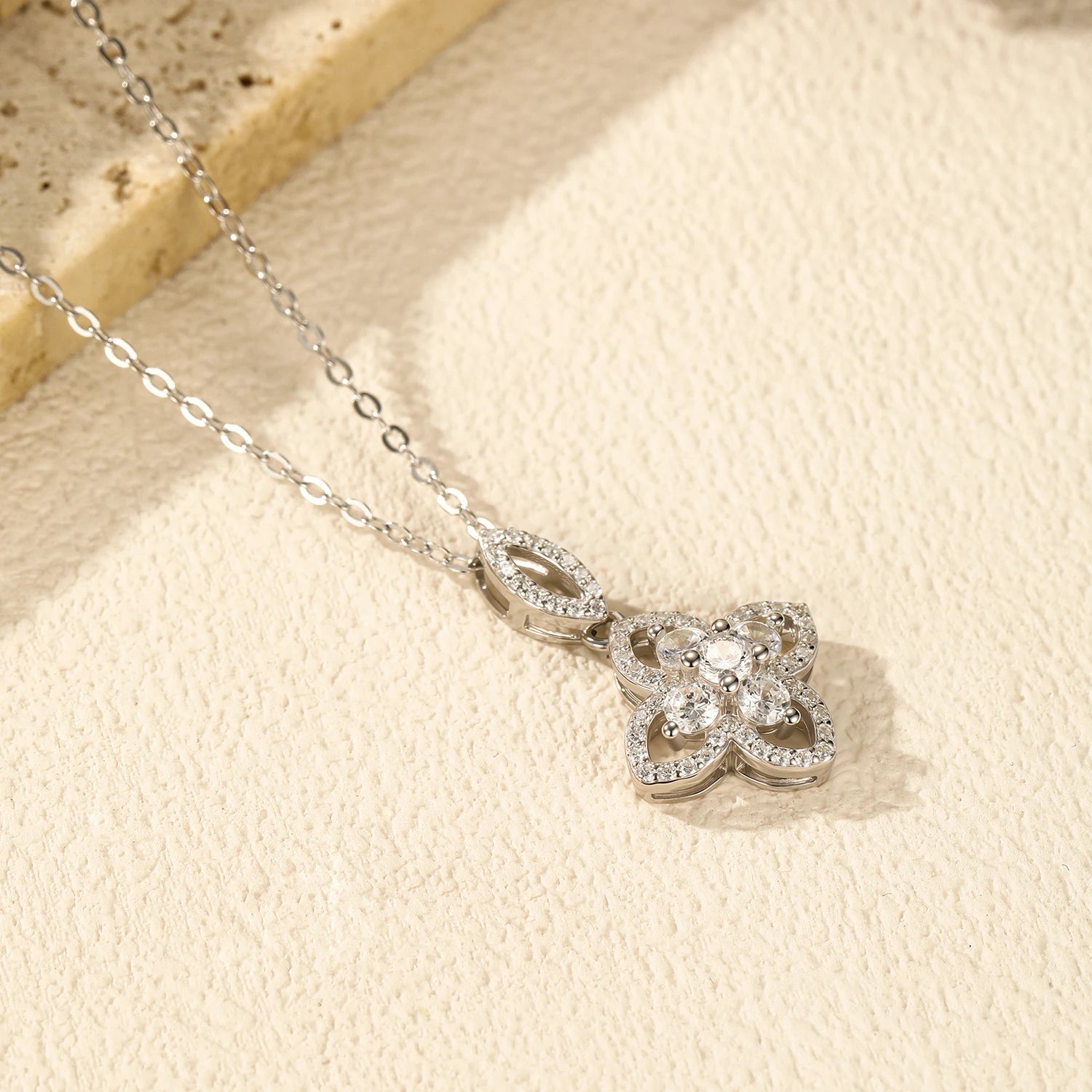 Sparkling CZ Four Leaf Clover Link Chain Necklace 925 Sterling Silver Elegant Flower Pendant Necklace for Women Jewelry