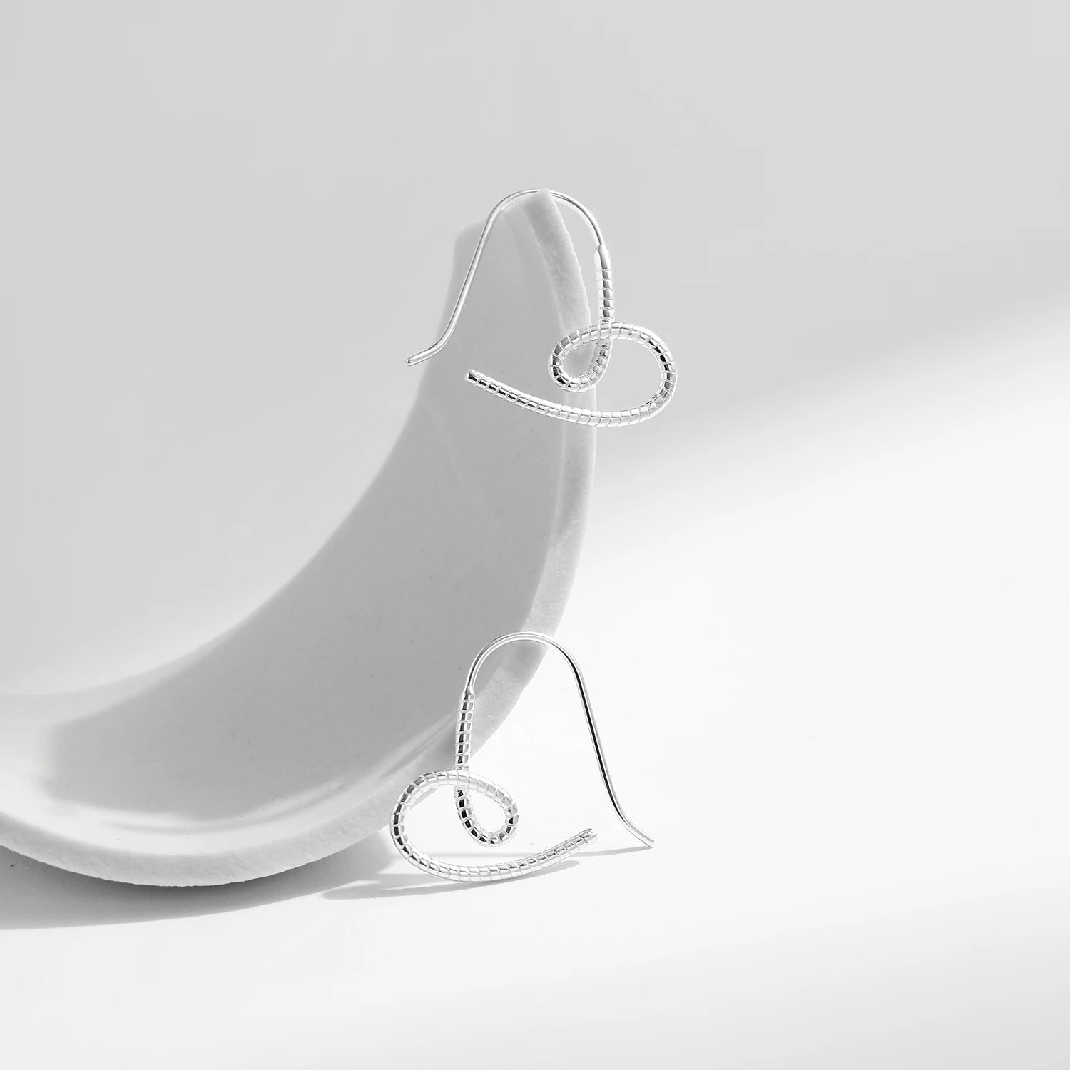 Vintage Lines Heart Hoop Earrings 925 Sterling Silver Romantic Hearts Earrings Classic Wedding Jewelry for Women Grils